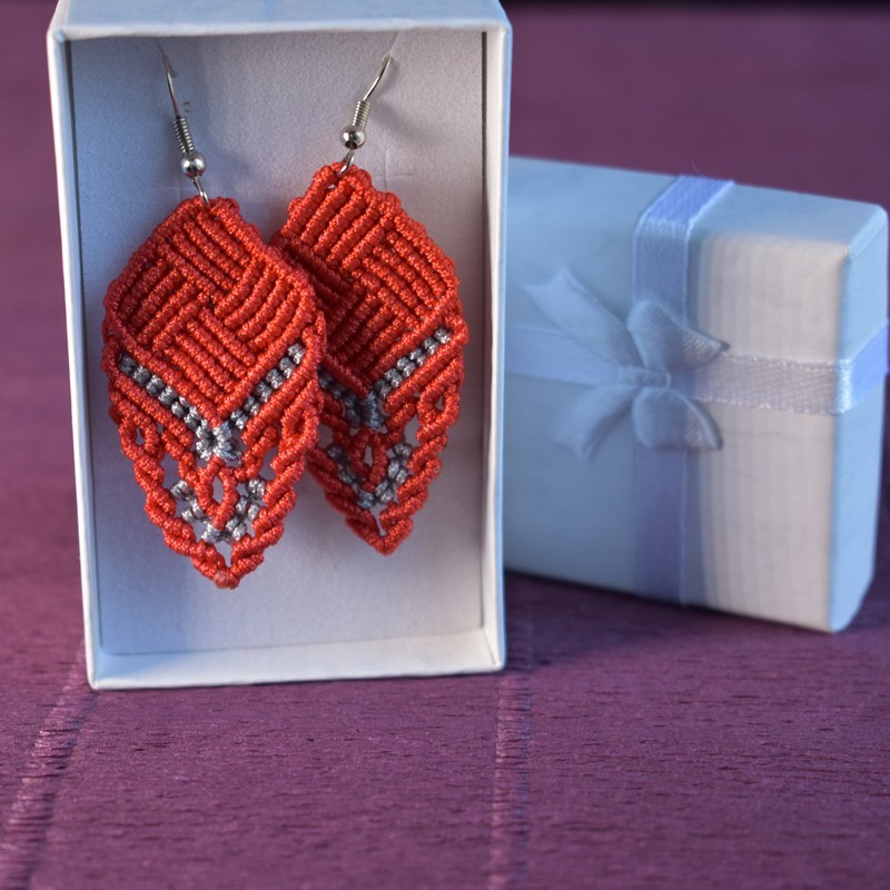 Brincos Macramé Folha - Vermelho Vibrante e Cinza (Imanias®)