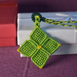 Colar Macramé Trevo de 4 Folhas / Flor Verde - Artesanal | Imanias®