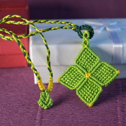 Colar Macramé Trevo de 4 Folhas / Flor Verde - Artesanal | Imanias®