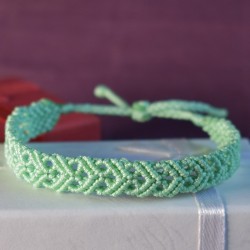 Soft Mint Green Macrame Bracelet - Delicate Pattern | Imanias®