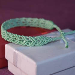 Soft Mint Green Macrame Bracelet - Delicate Pattern | Imanias®