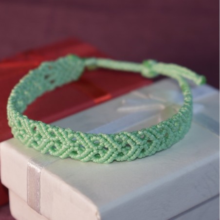 Macrame Bracelet with Teardrop Pattern - Soft Mint Green (Imanias®)