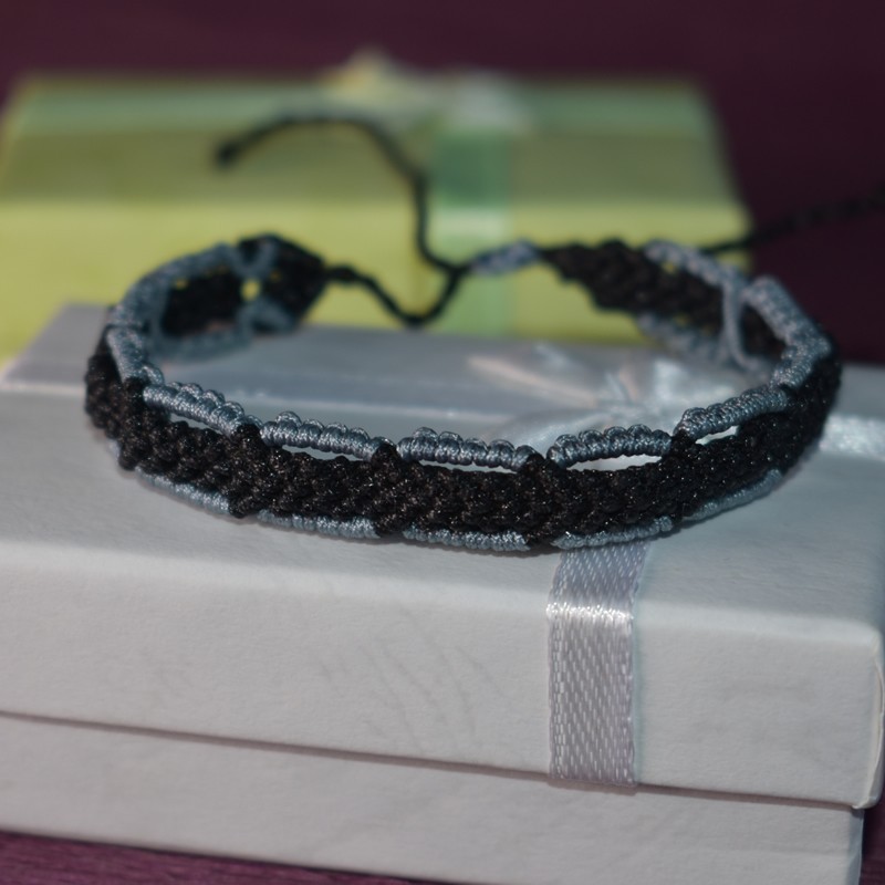 Double Pattern Macrame Bracelet - Black and Charcoal Gray (Imanias®)